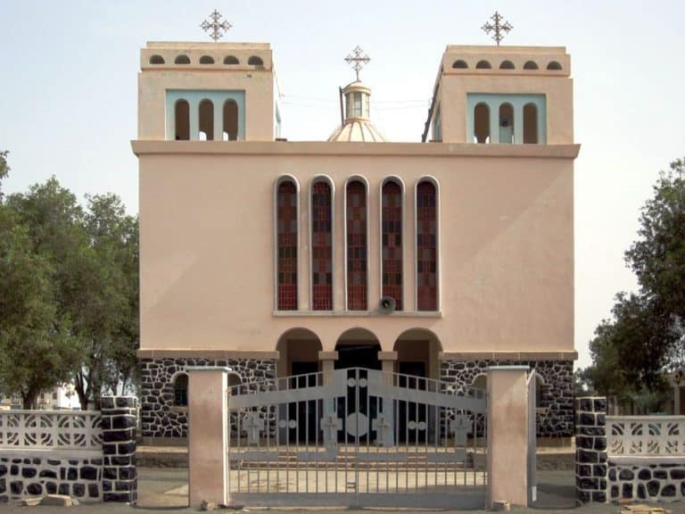 C:\Users\Esy\Desktop\Eritrea\St-Mariam-Cathedral-768x576.jpg