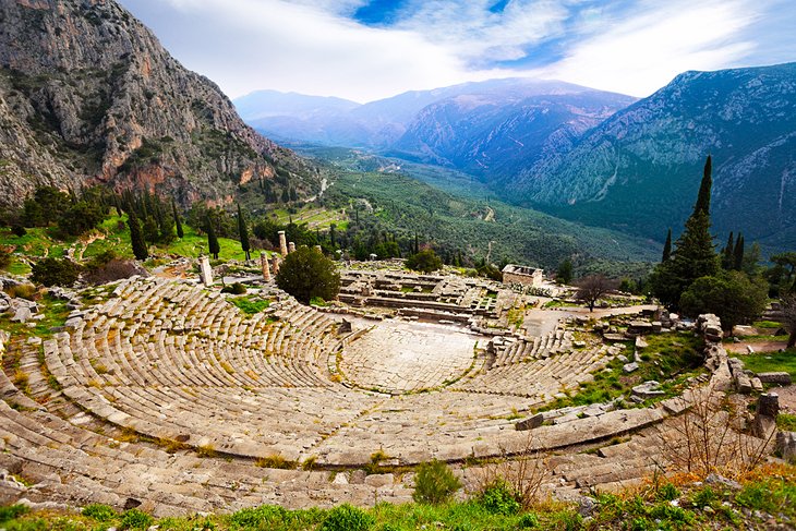 C:\Users\Esy\Desktop\Greece\greece-delphi-ancient-theatre-and-mountains.jpg