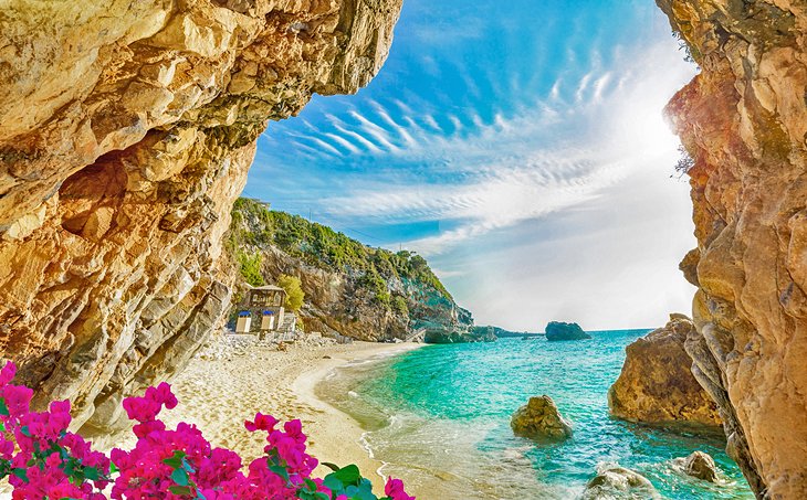 C:\Users\Esy\Desktop\Greece\greece-top-attractions-corfu-beach.jpg