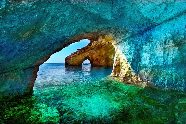 C:\Users\Esy\Desktop\Greece\greece-top-attractions-zakynothos-blue-caves.jpg