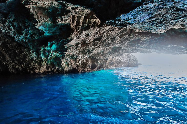 C:\Users\Esy\Desktop\n\montenegro-top-things-to-do-blue-grotto.jpg